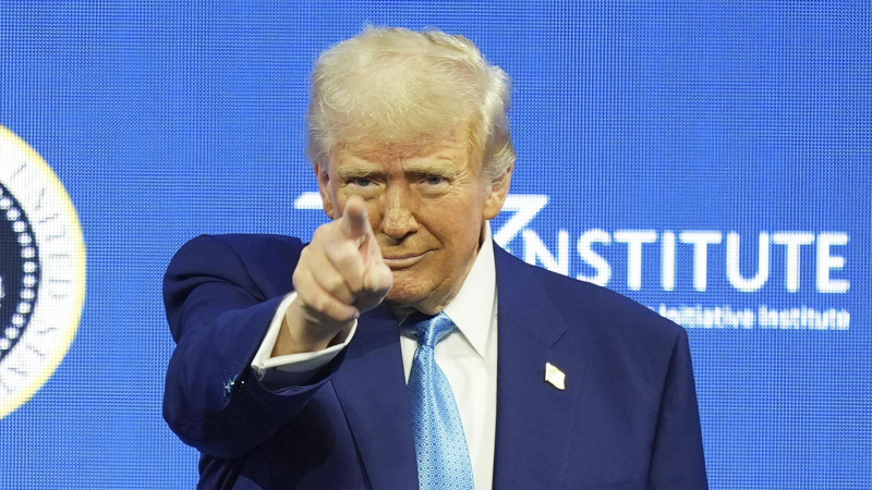 США по-прежнему присматриваются к Гренландии, заявил Трамп