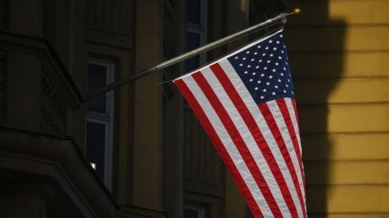 В США объяснили решение Трампа начать диалог с Россией