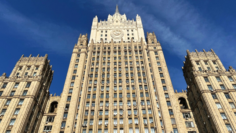 Запад и Киев не заставят Москву отступить, заявили в МИД